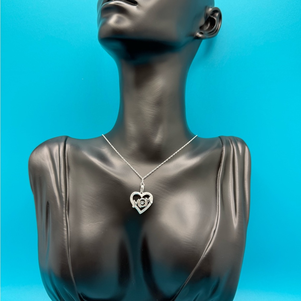 🫶🏻Silver Heart “MOM” Pendant Necklace 🫶🏻
